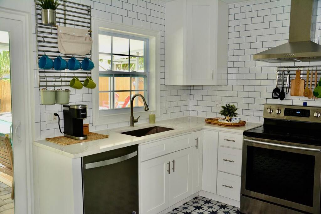 Tropical Retreat Near Beaches, Cruise Terminals Merritt Island 외부 사진